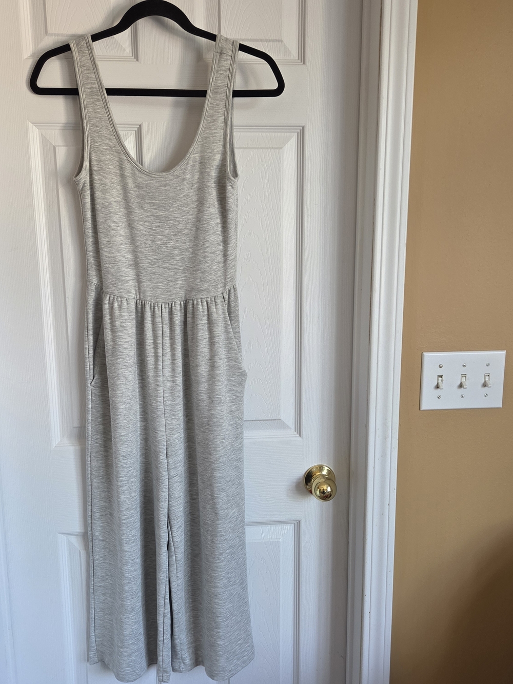 RW&CO Sleeveless Wide-Leg Jumpsuit in Light Heather Gray Size Extra Small